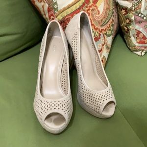 Apt 9 platform peep toe